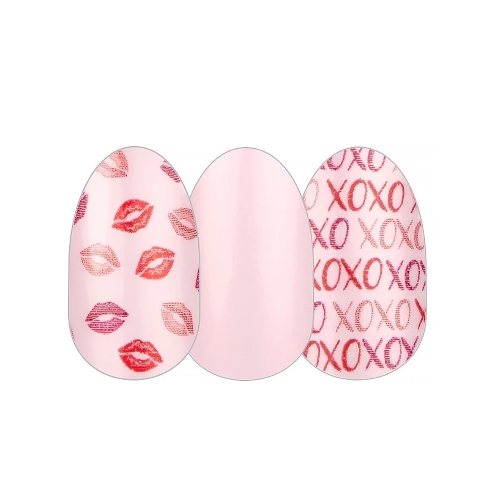 Color Street | Kiss and Makeup, a frosted soft pink shade with hugs and kisses - Picture 4 of 10